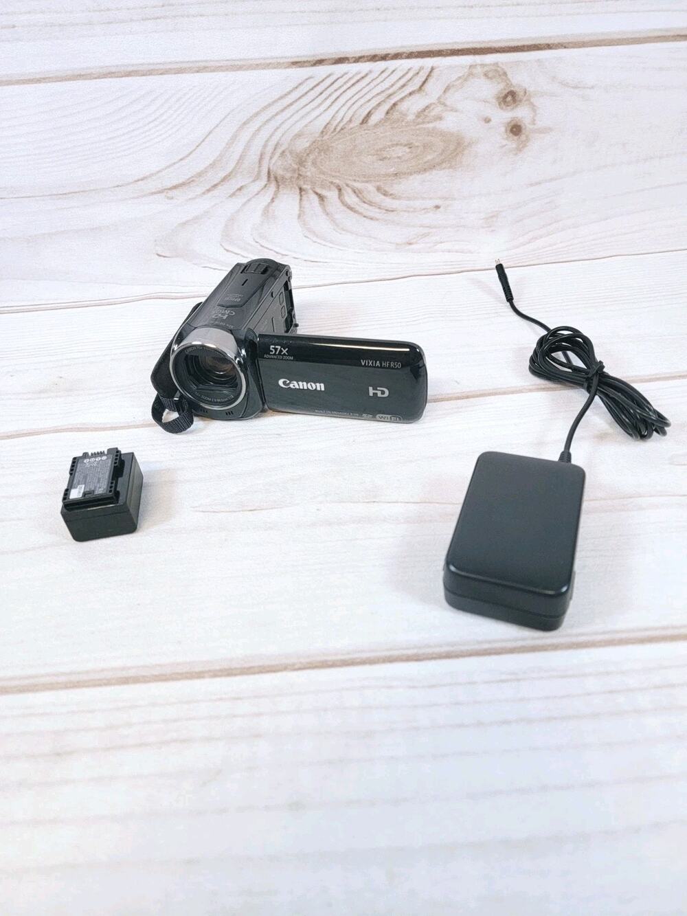 Canon VIXIA HF R50 HD 8GB Camcorder With Charger & Battery TESTED WORKING
